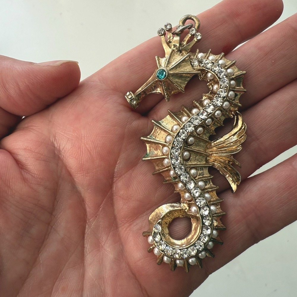 Vintage Seahorse Pendant Gold Hattie Carnegie Pearl Beads Blue Rhinestone MCM - Picture 2 of 9